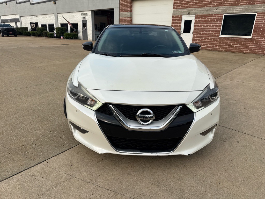 2017 Nissan Maxima Image 2