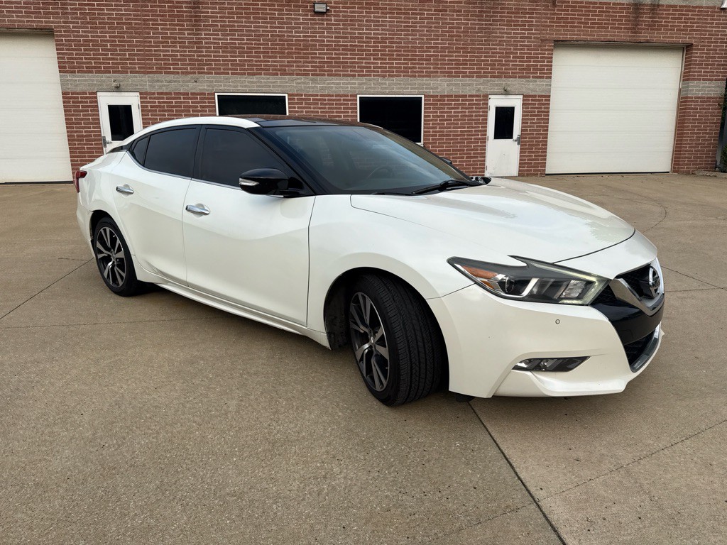 2017 Nissan Maxima Image 3