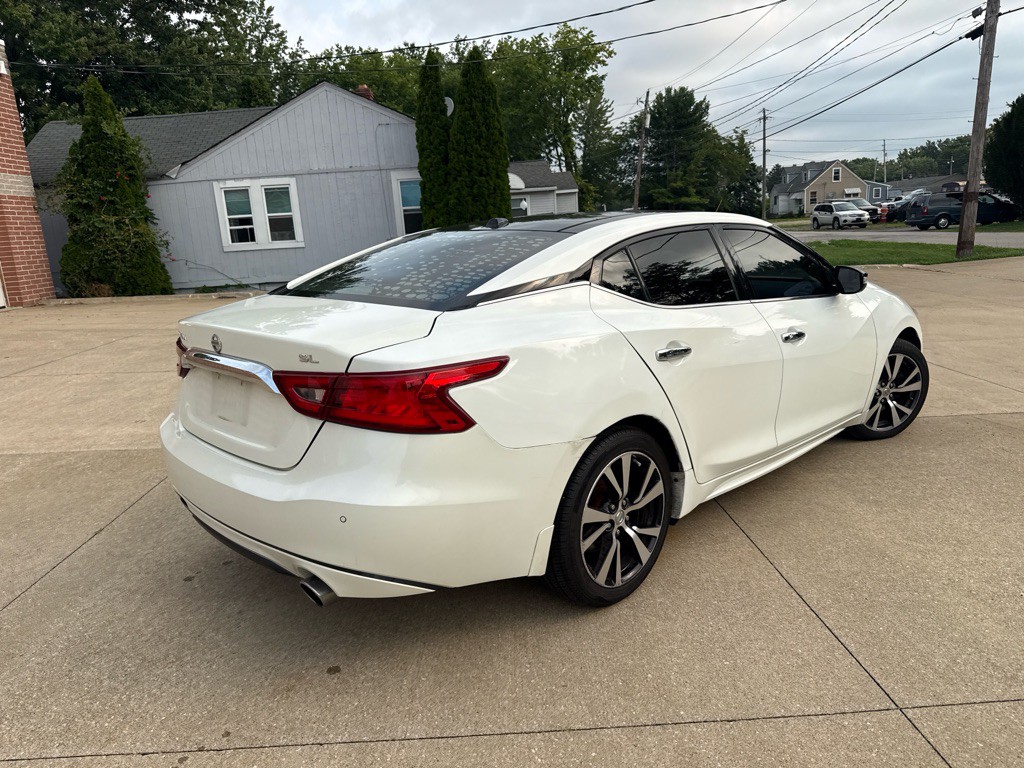 2017 Nissan Maxima Image 6