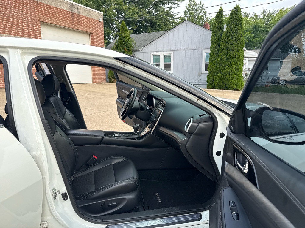 2017 Nissan Maxima Image 10