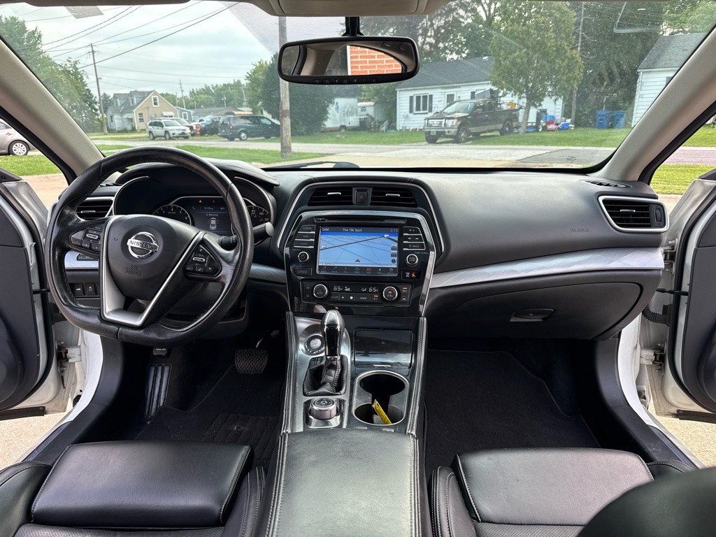 2017 Nissan Maxima Image 13