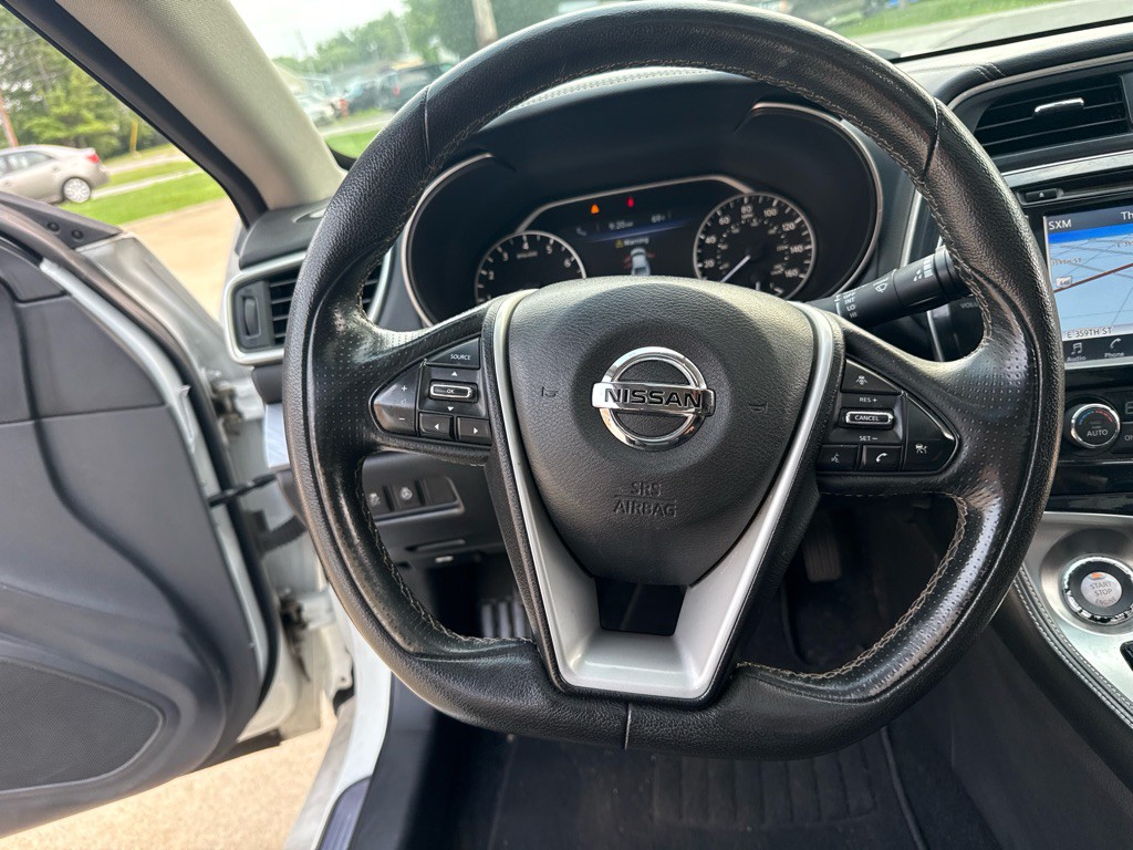 2017 Nissan Maxima Image 14