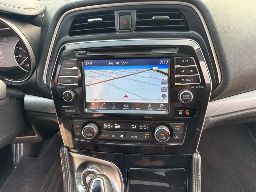 2017 Nissan Maxima Image 17