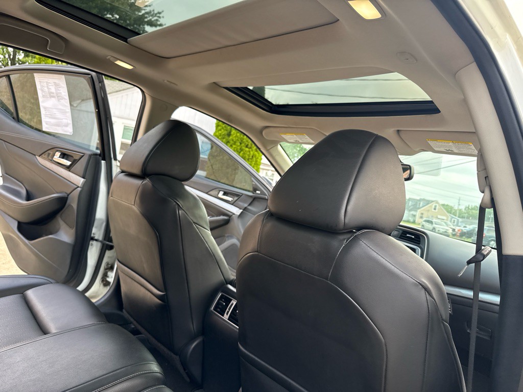 2017 Nissan Maxima Image 18
