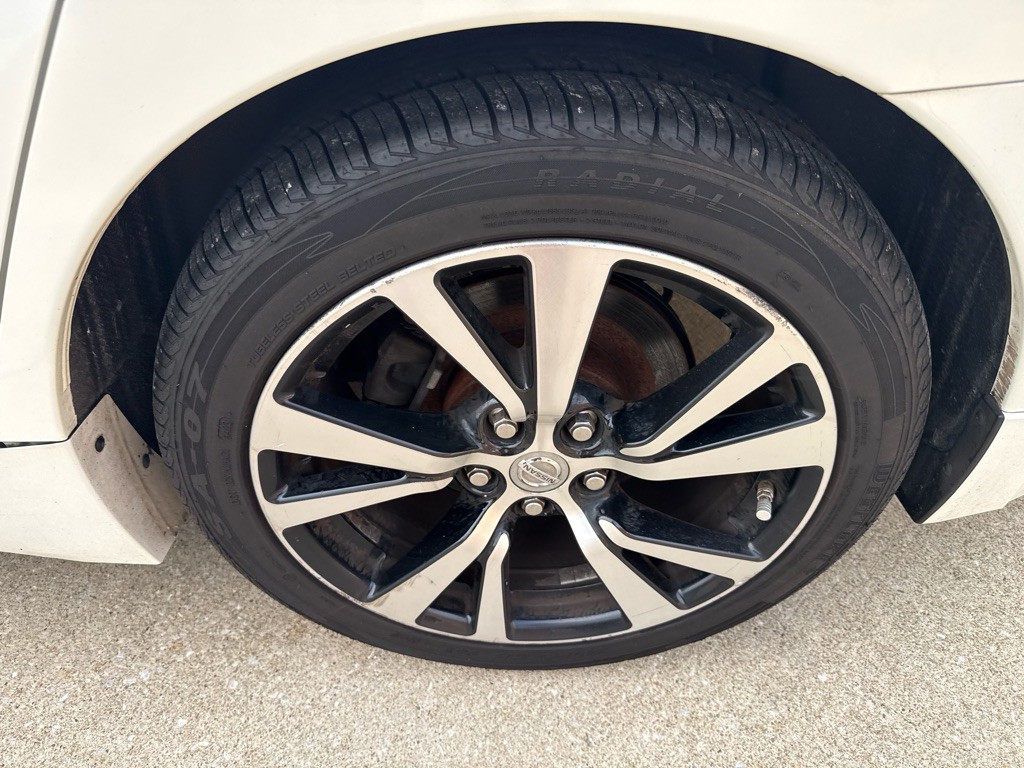 2017 Nissan Maxima Image 19