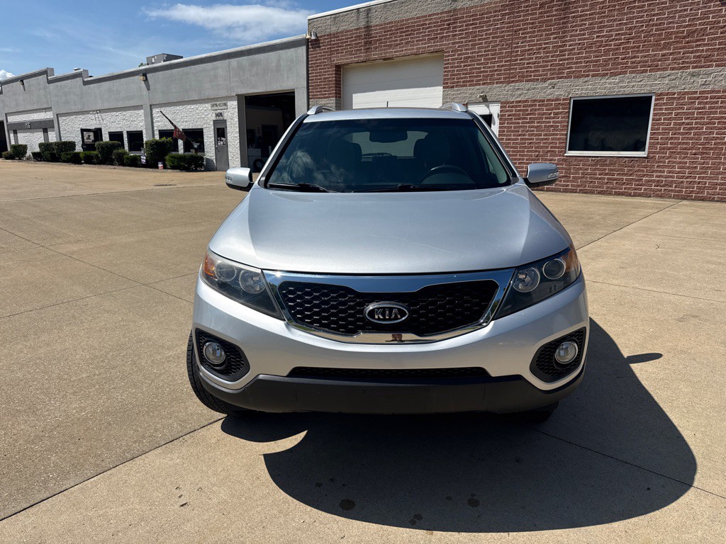 2011 Kia Sorento Image 2