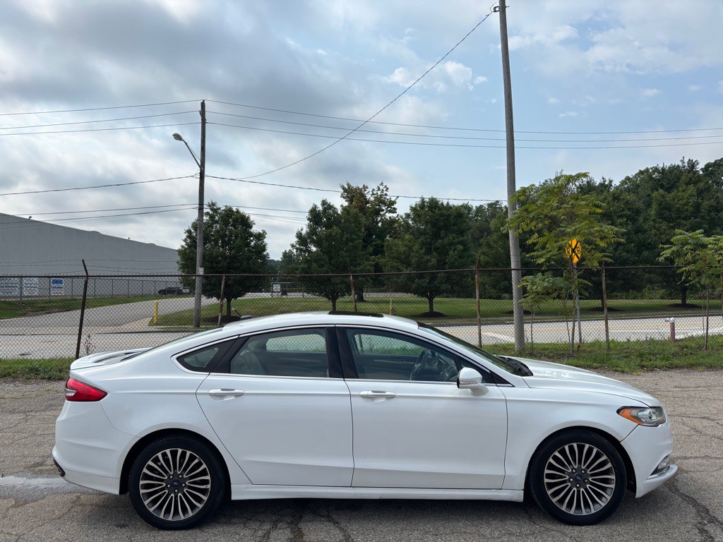2017 Ford Fusion Image 2