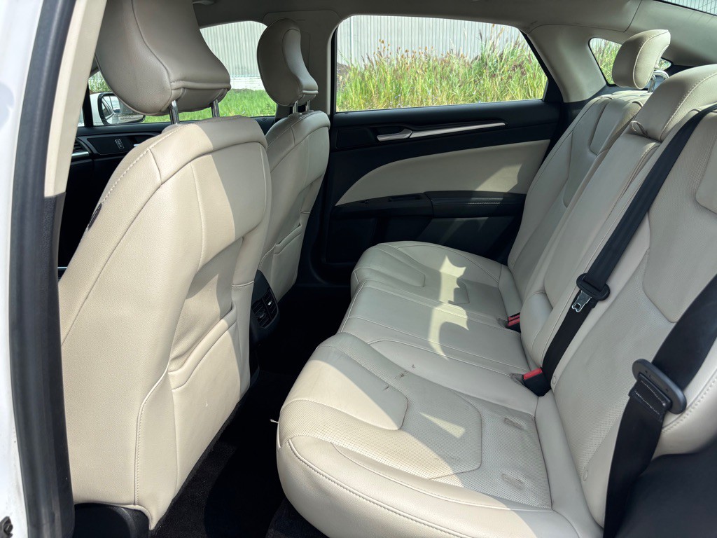 2017 Ford Fusion Image 11
