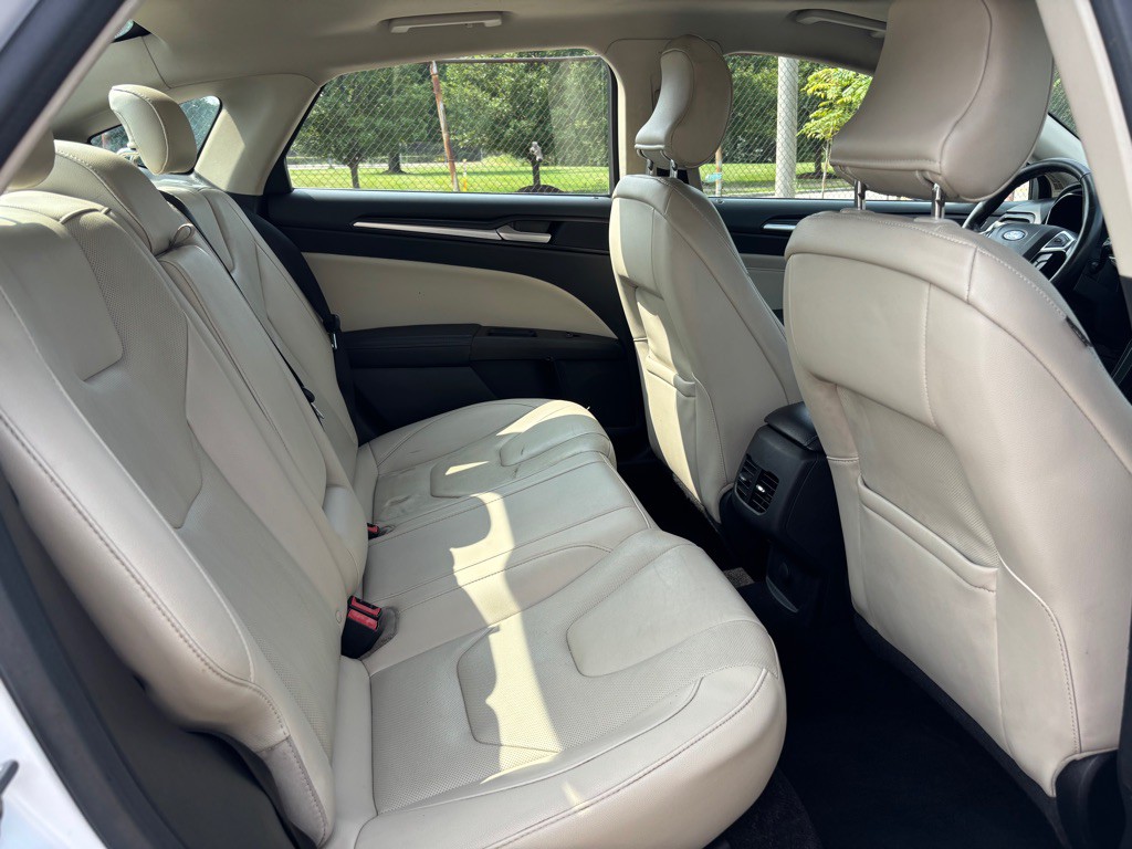 2017 Ford Fusion Image 12