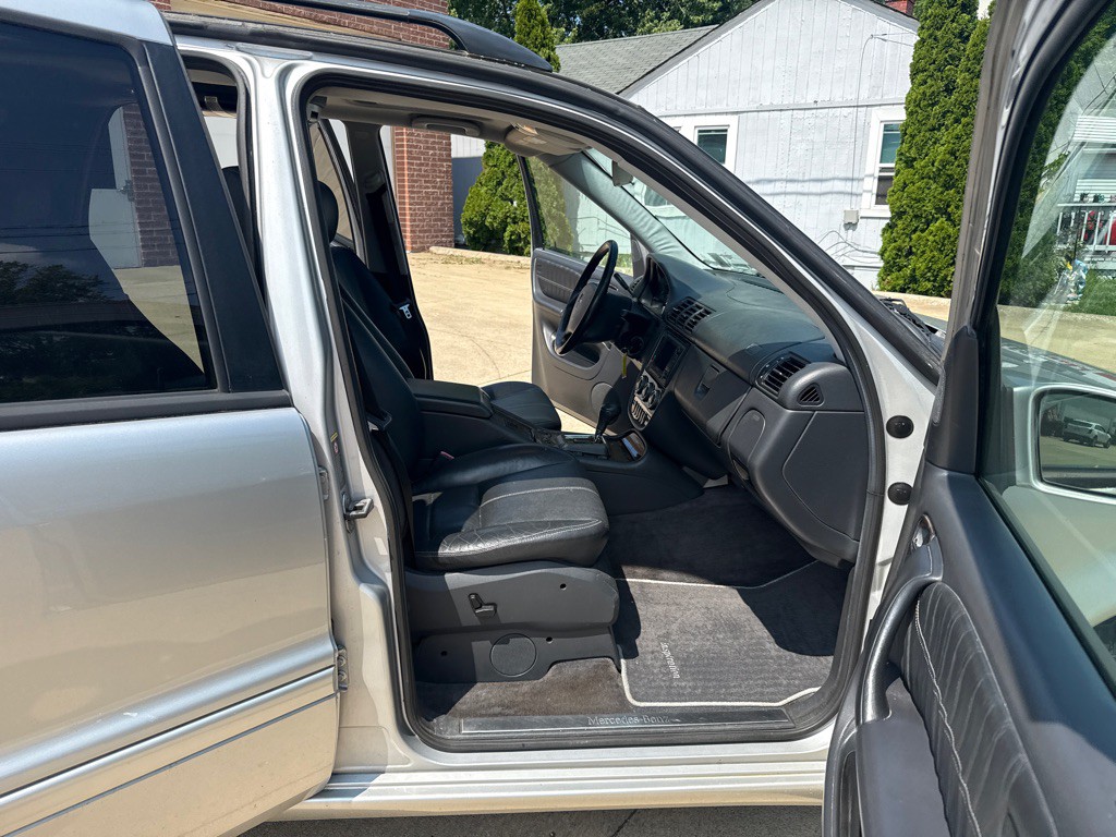 2003 Mercedes-Benz M-Class Image 11