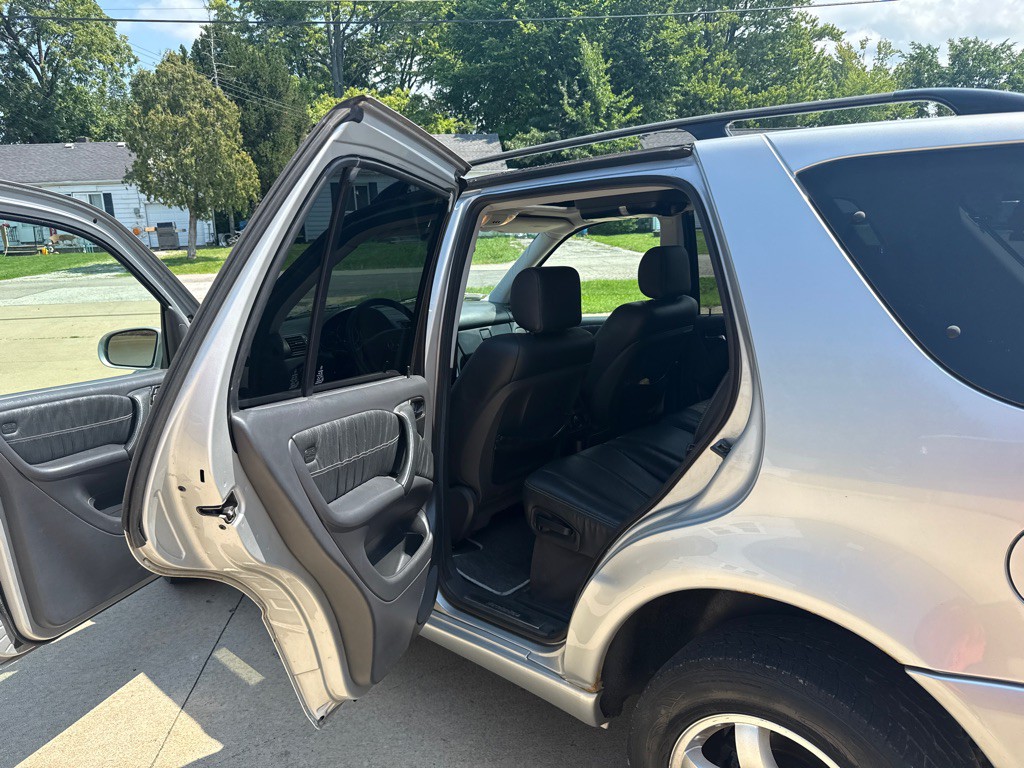 2003 Mercedes-Benz M-Class Image 12