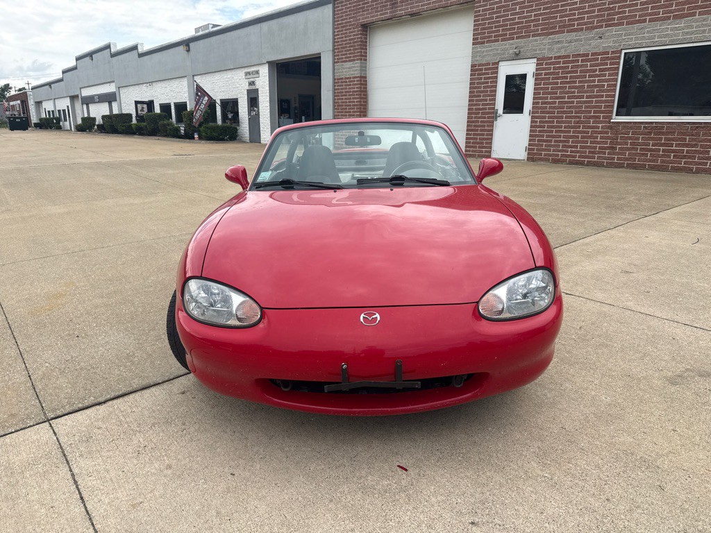 1999 Mazda MX-5 Miata Image 2
