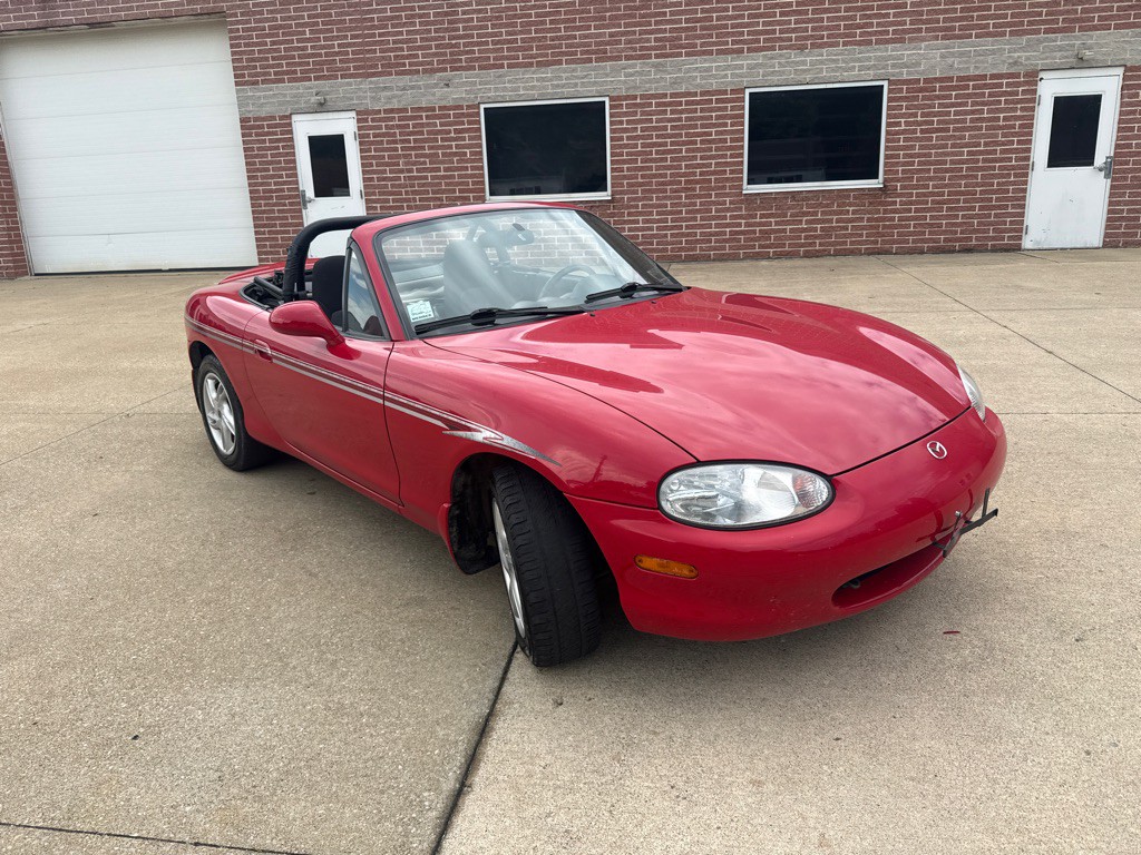 1999 Mazda MX-5 Miata Image 3