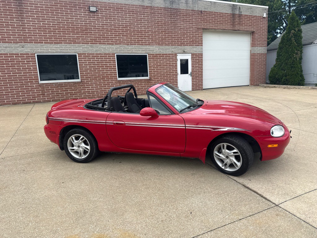 1999 Mazda MX-5 Miata Image 4
