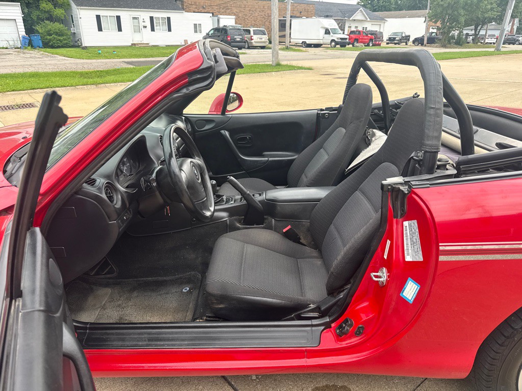 1999 Mazda MX-5 Miata Image 10