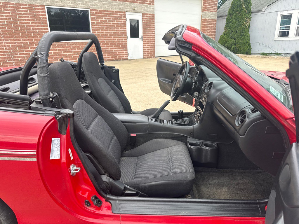 1999 Mazda MX-5 Miata Image 11
