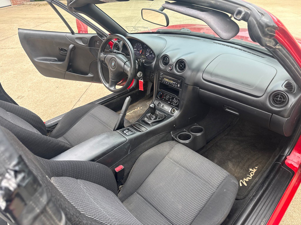 1999 Mazda MX-5 Miata Image 12