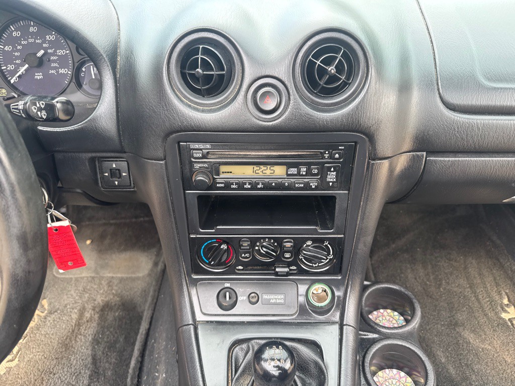 1999 Mazda MX-5 Miata Image 16