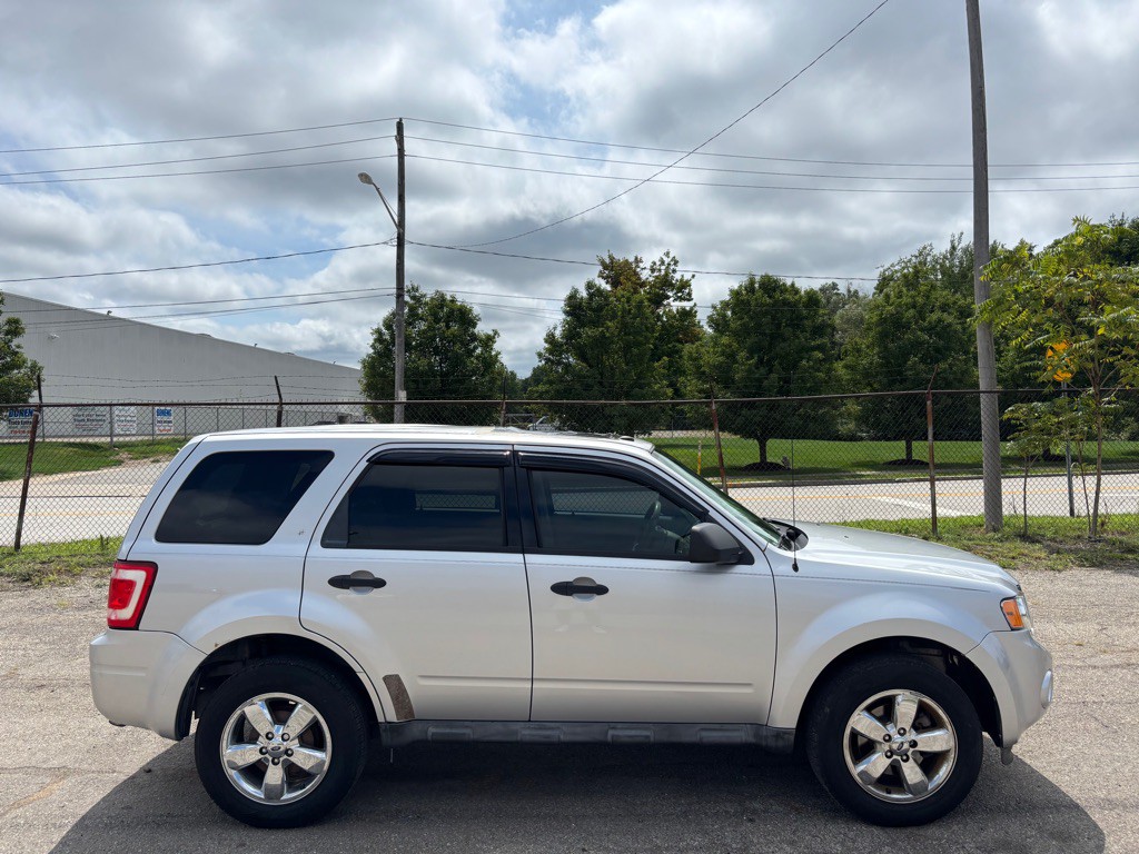 2012 Ford Escape Image 2