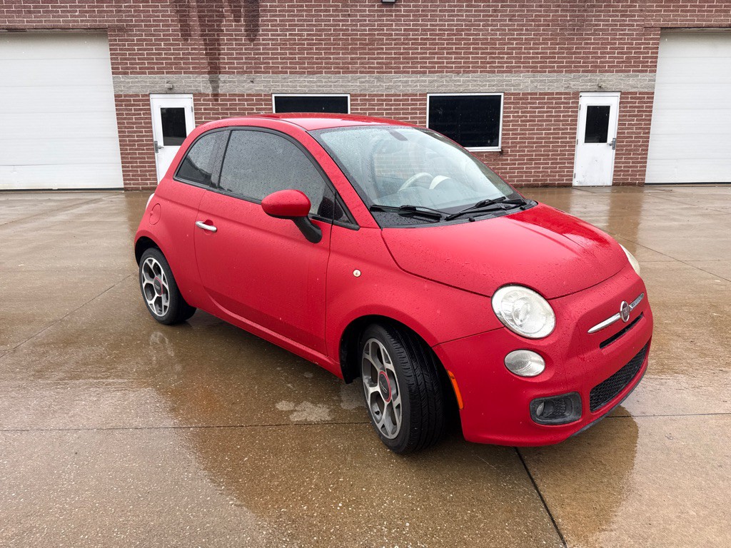 2016 FIAT 500 Image 3