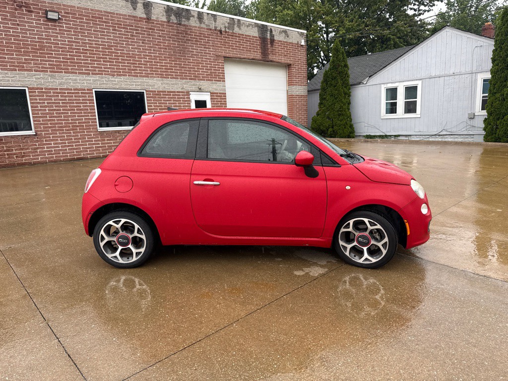 2016 FIAT 500 Image 4