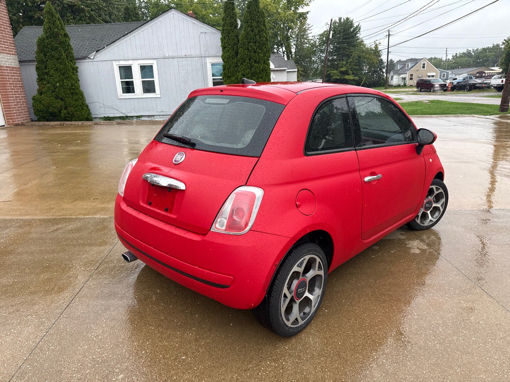 2016 FIAT 500 Image 6