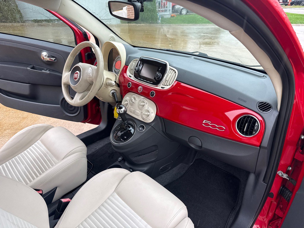 2016 FIAT 500 Image 11