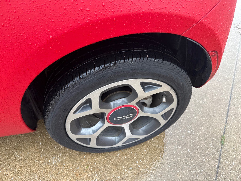 2016 FIAT 500 Image 16