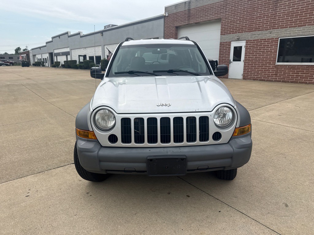 2006 Jeep Liberty Image 2