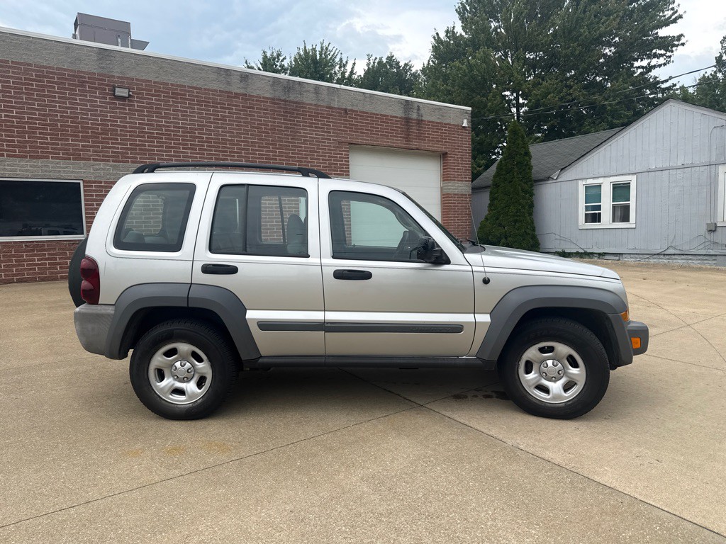 2006 Jeep Liberty Image 4