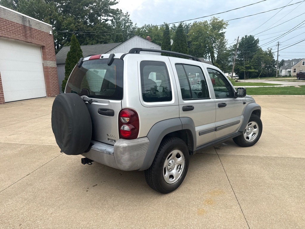 2006 Jeep Liberty Image 6