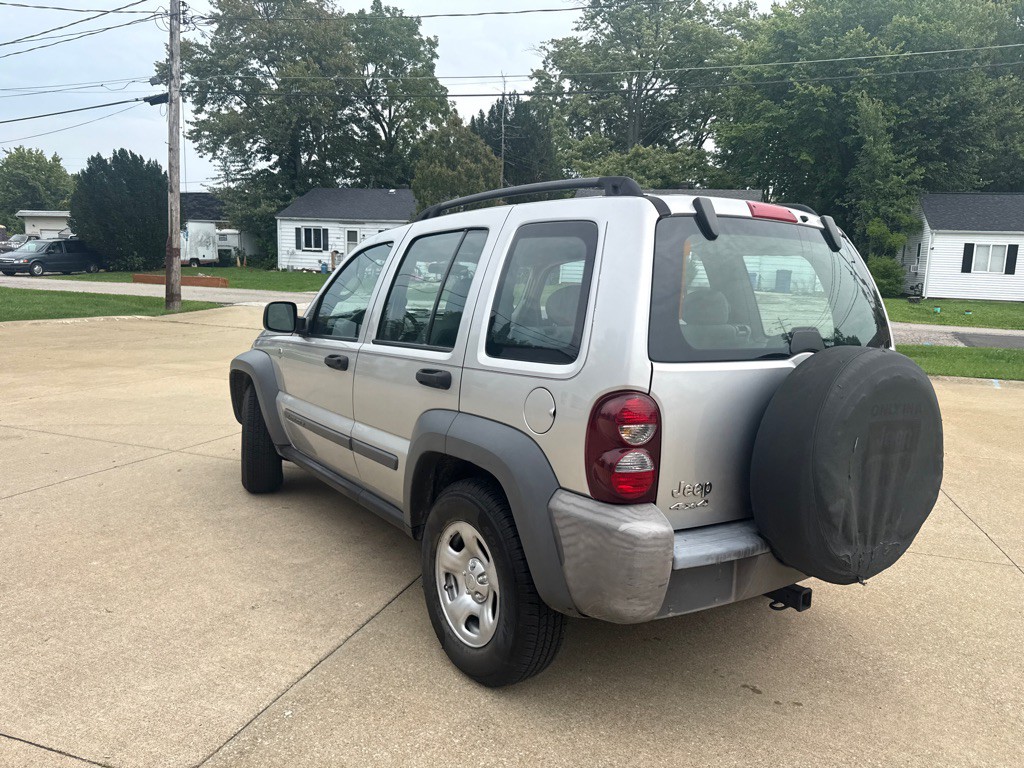 2006 Jeep Liberty Image 8