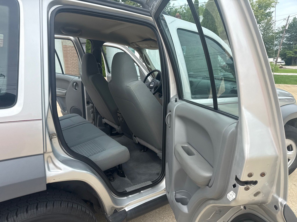 2006 Jeep Liberty Image 14