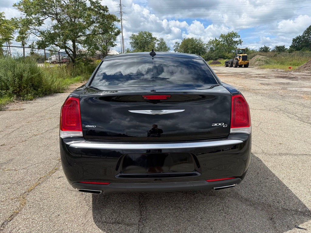 2015 Chrysler 300 Image 6