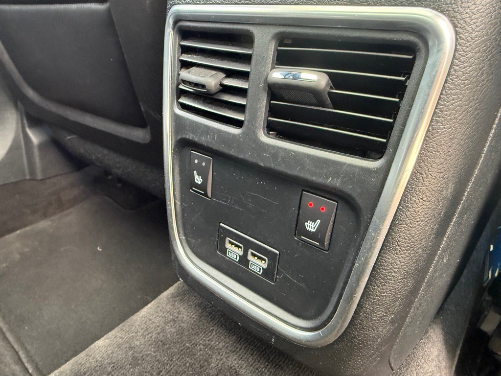 2015 Chrysler 300 Image 13