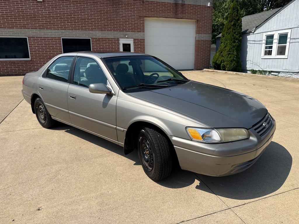 1999 Toyota Camry Image 3