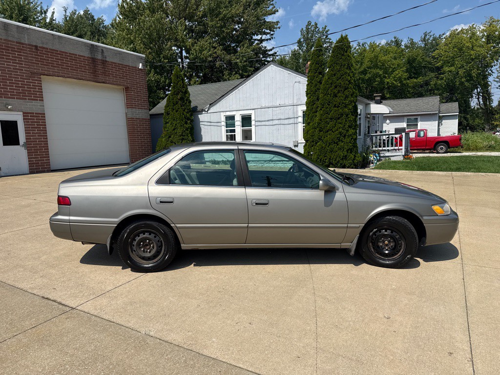 1999 Toyota Camry Image 4