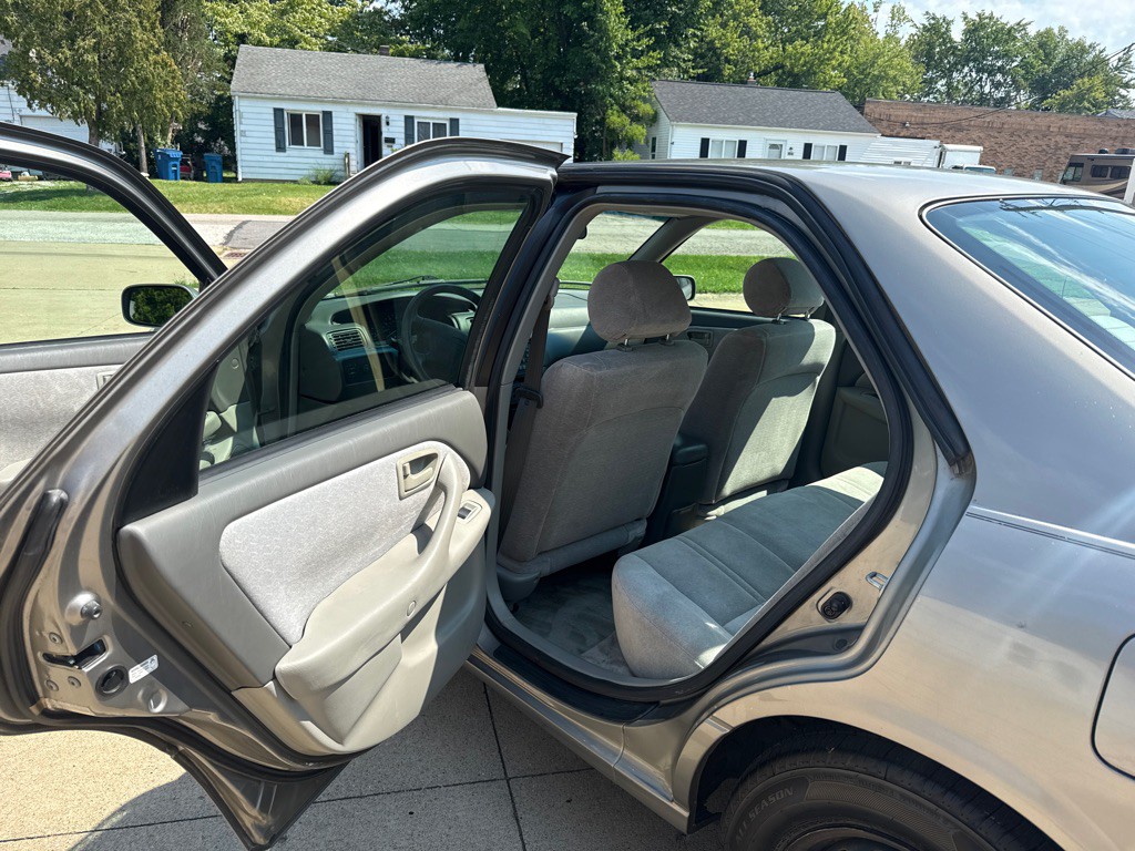 1999 Toyota Camry Image 12