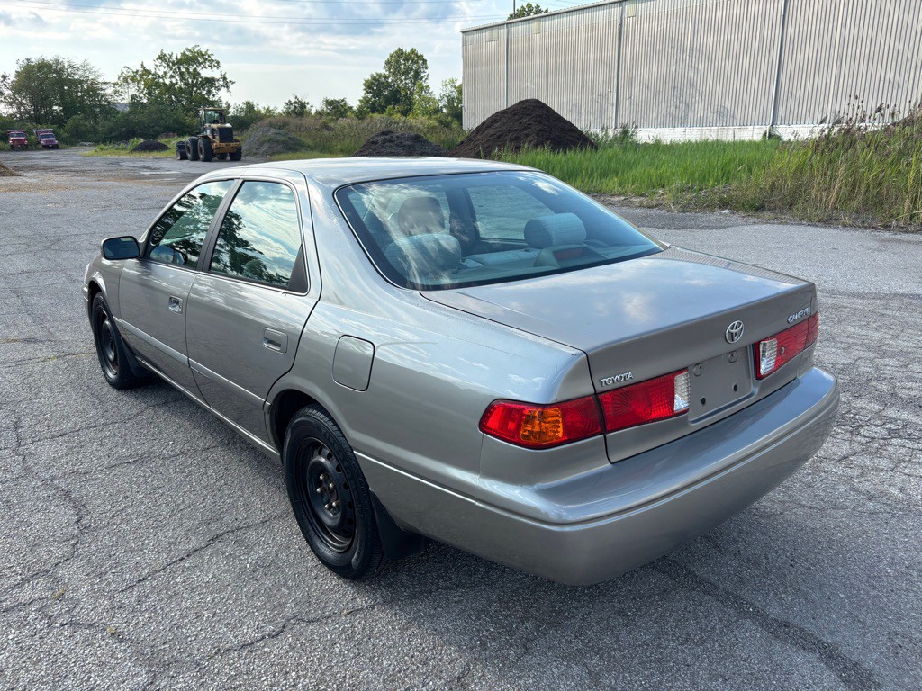 2001 Toyota Camry Image 5