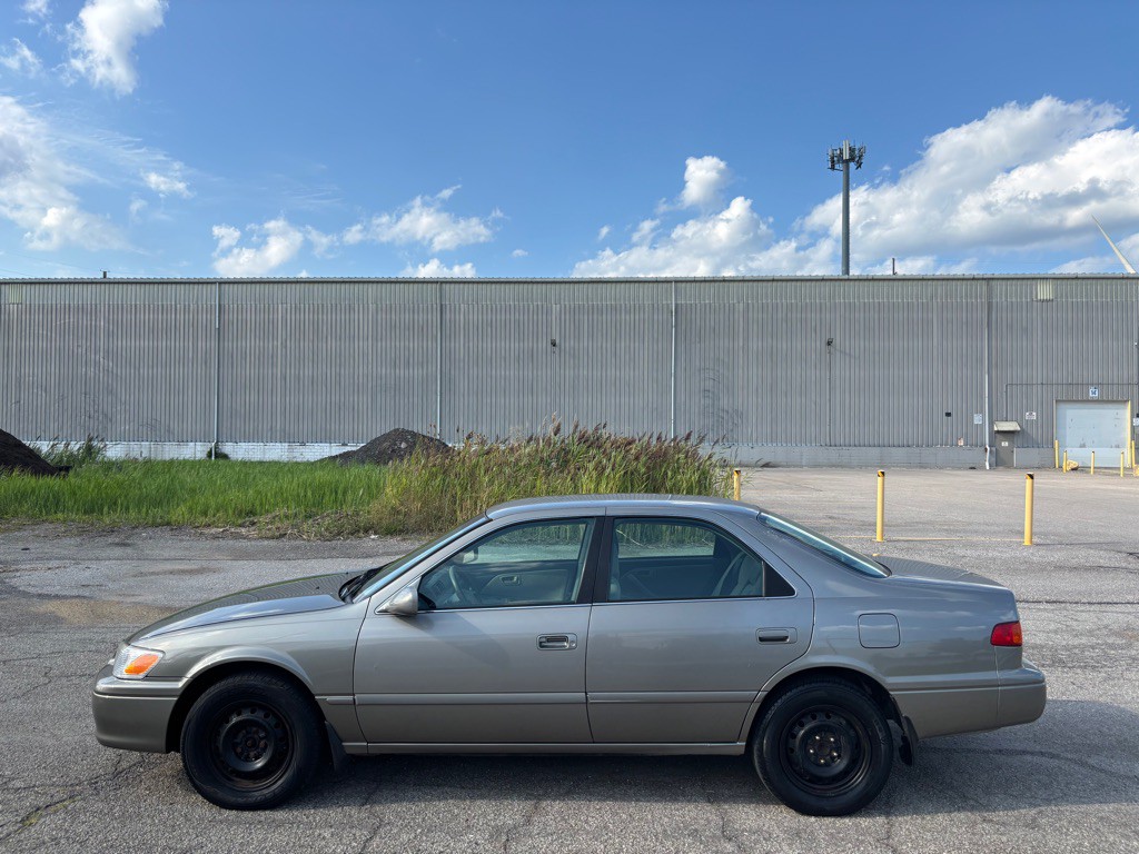 2001 Toyota Camry Image 6