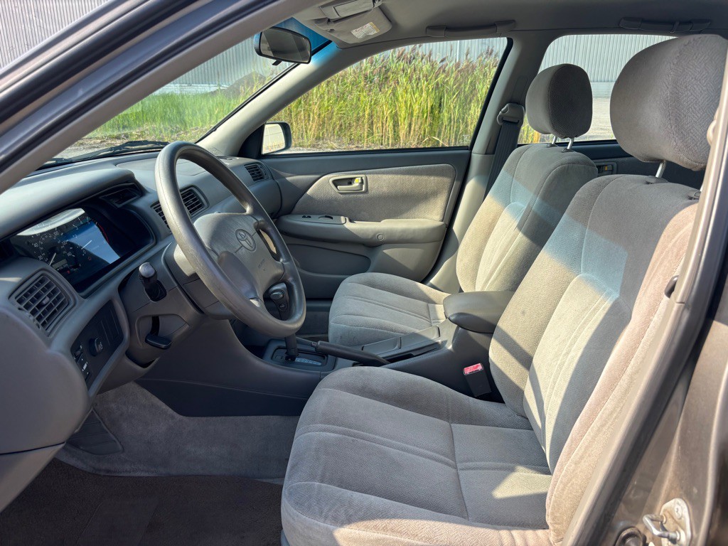 2001 Toyota Camry Image 9