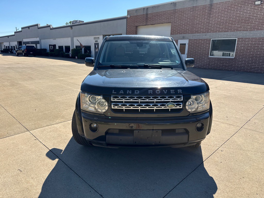 2010 Land Rover LR4 Image 2