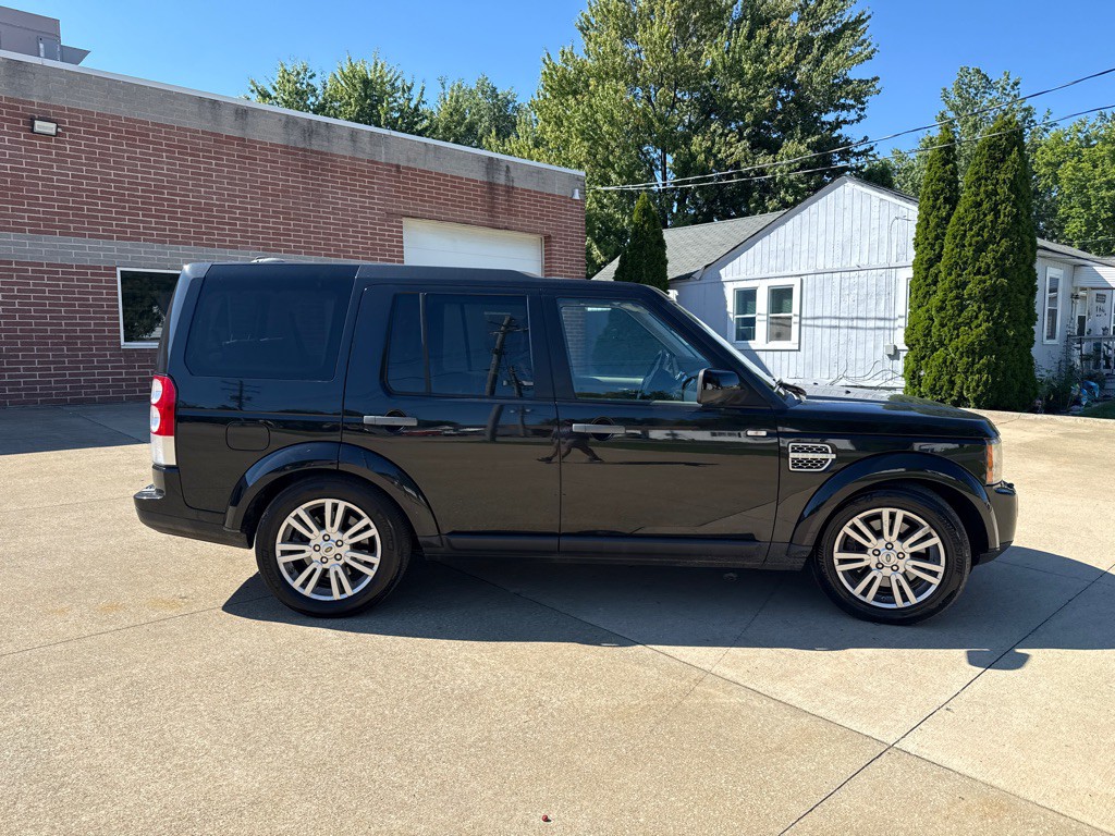 2010 Land Rover LR4 Image 4