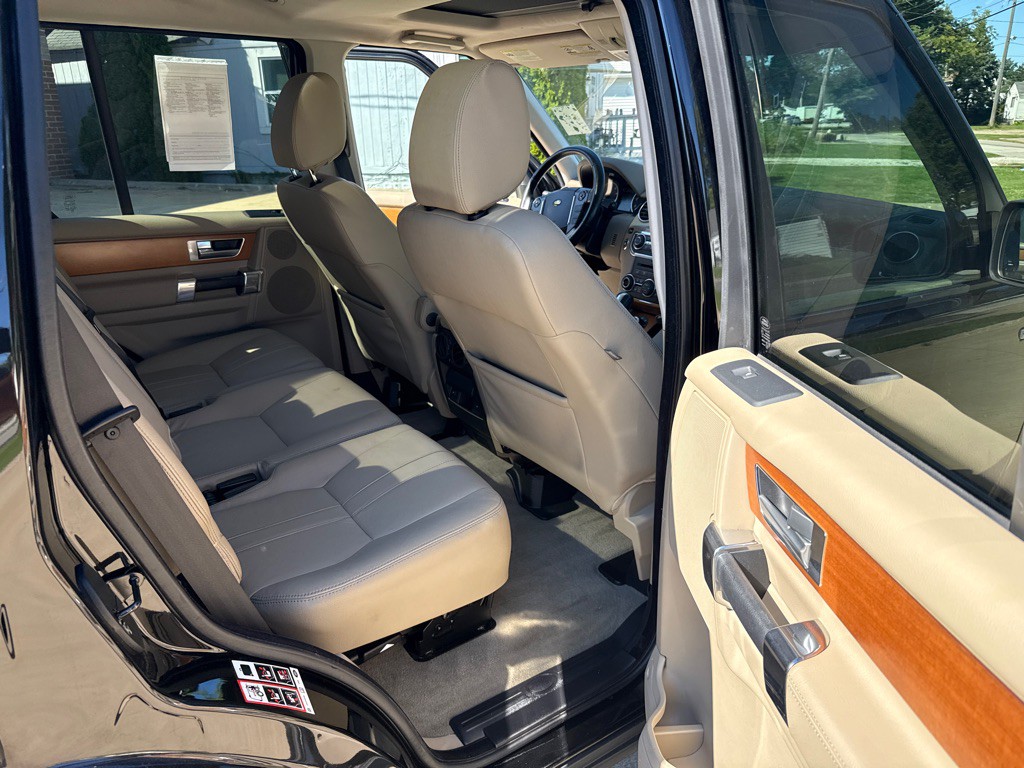 2010 Land Rover LR4 Image 13