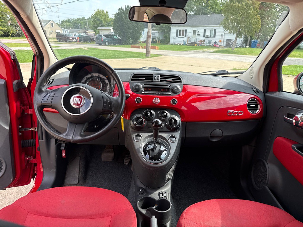 2015 FIAT 500 Image 9