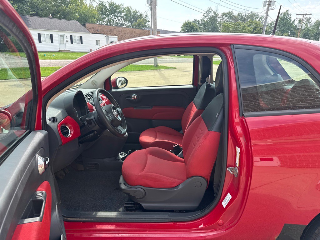 2015 FIAT 500 Image 10