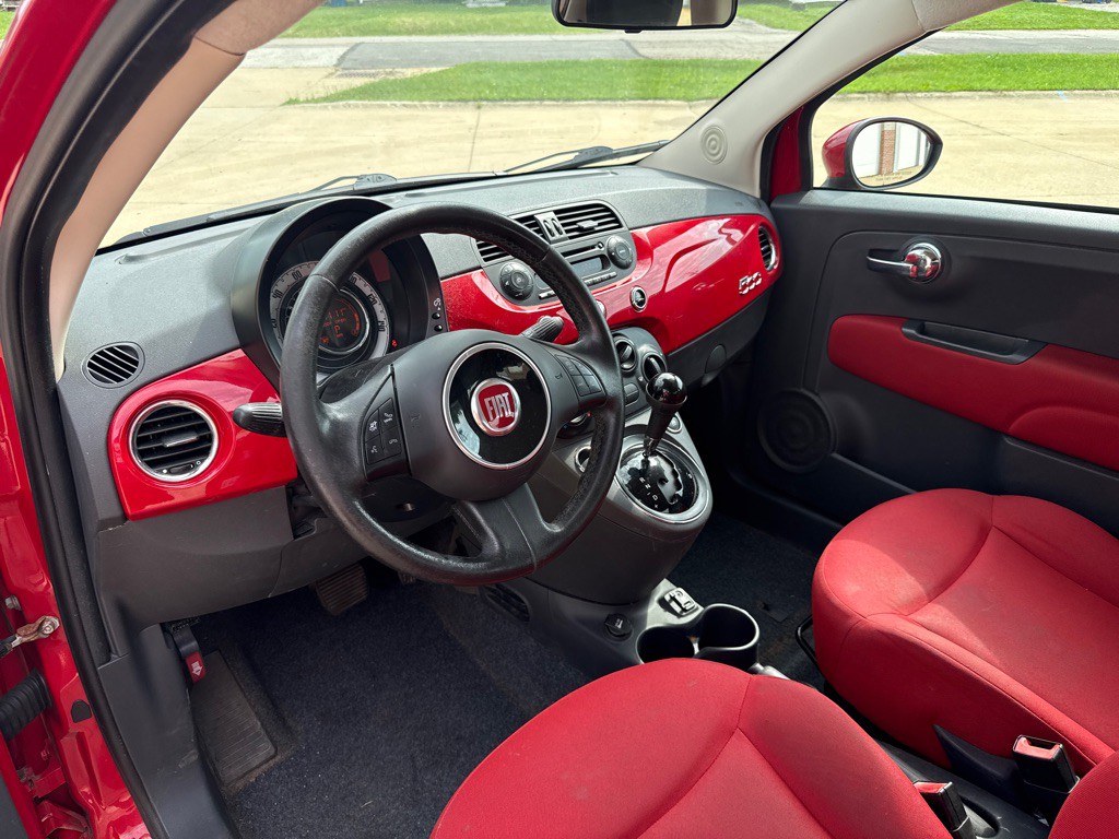 2015 FIAT 500 Image 12