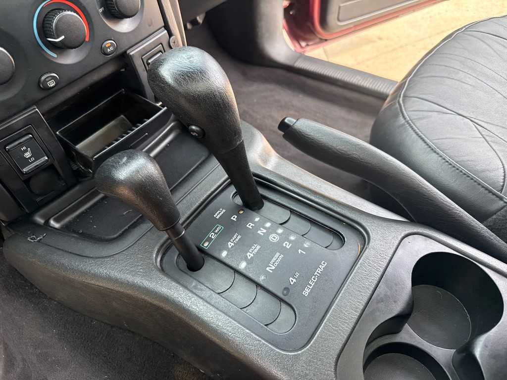 2002 Jeep Grand Cherokee Image 17