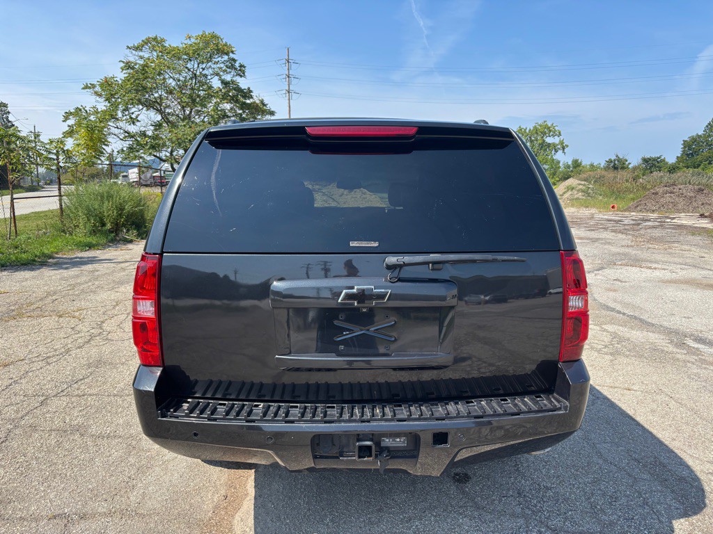 2013 Chevrolet Suburban Image 4