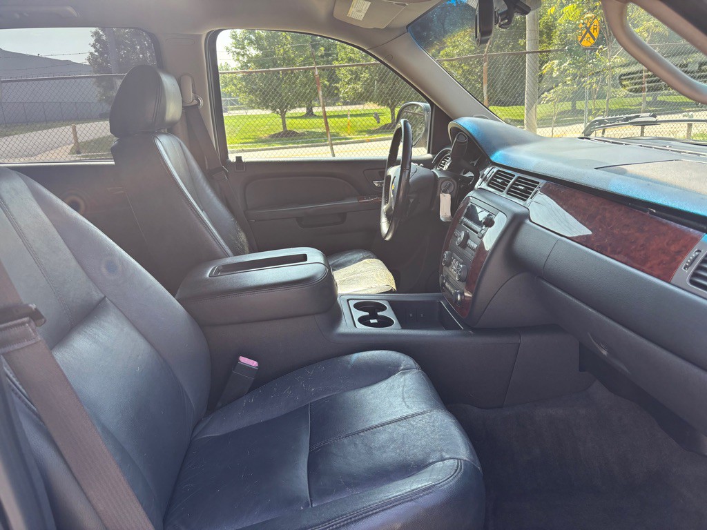 2013 Chevrolet Suburban Image 10